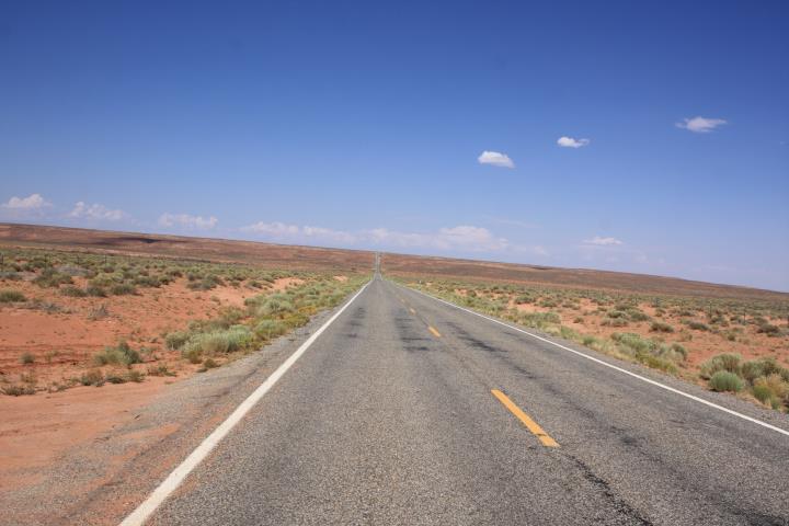 The road to Monument Valley
